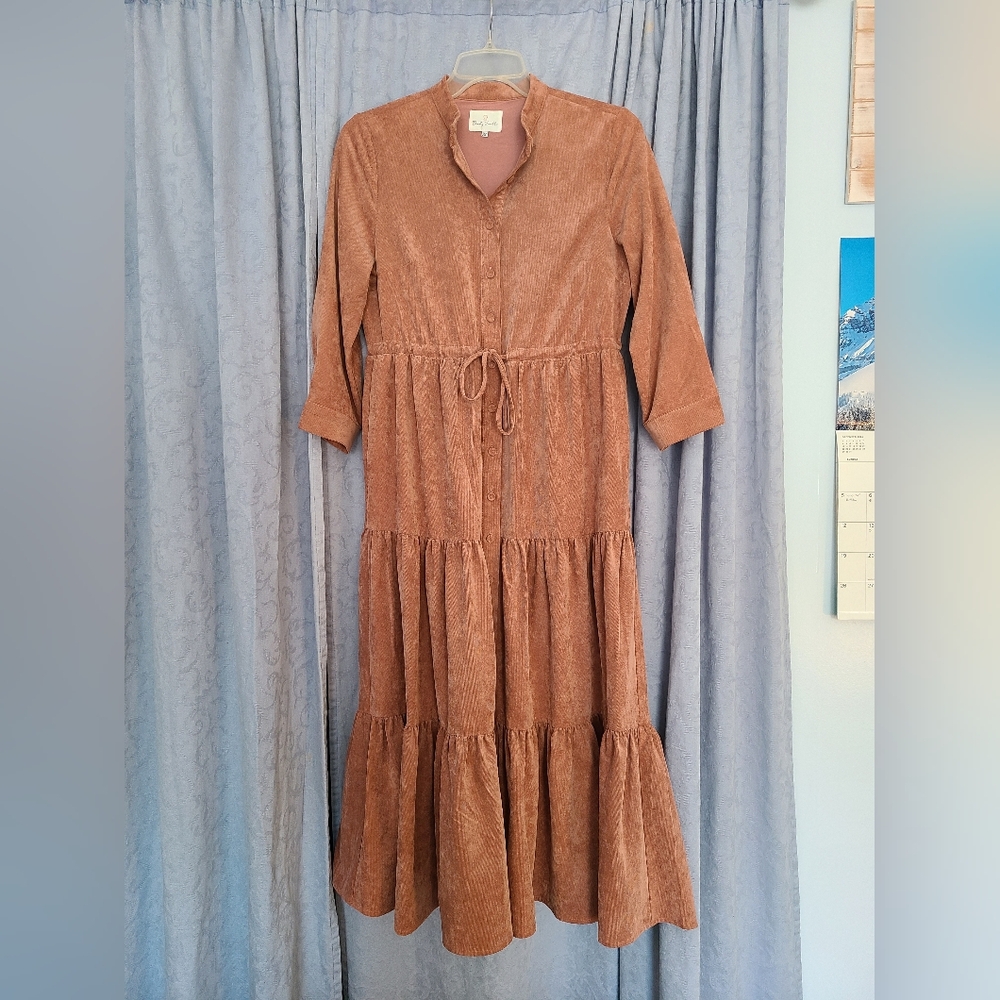 EUC Size Medium Simply Sweet Dainty Jewells Dress